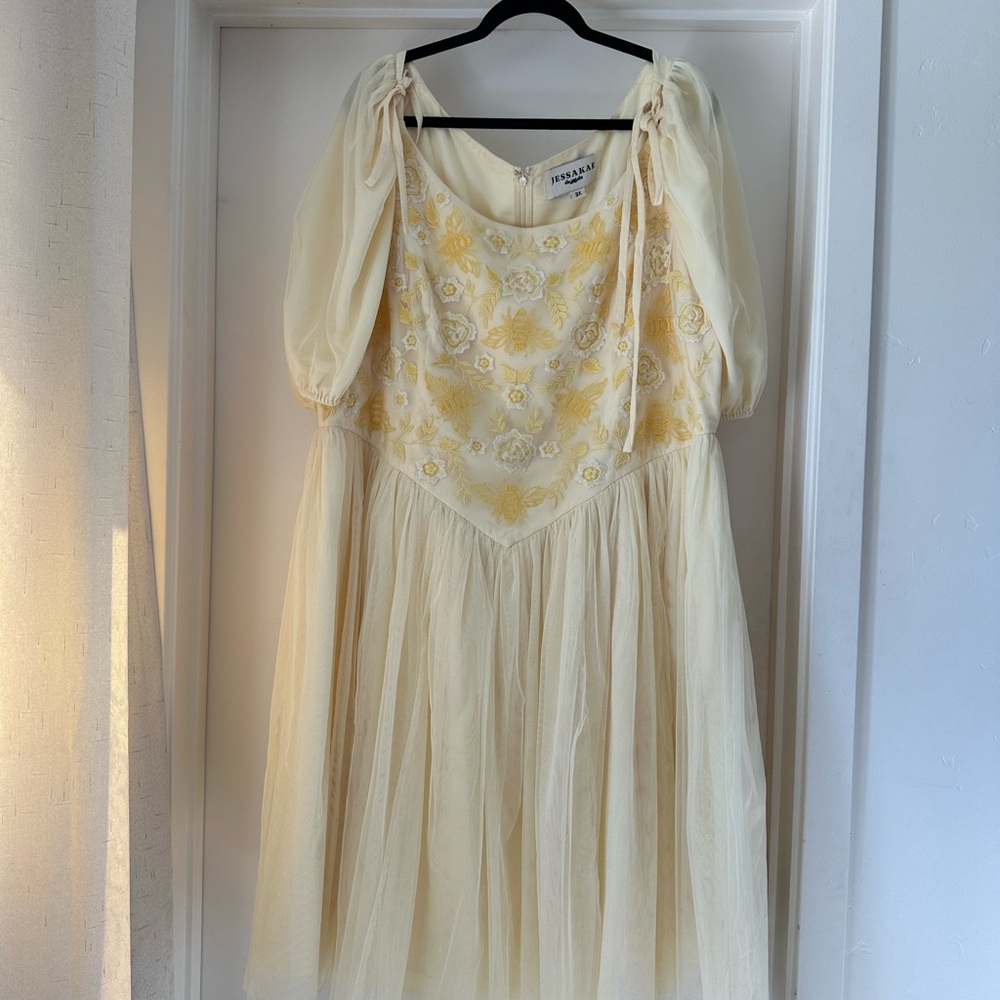 Plus Size JessaKae Honey Bee Dress - Picture 2 of 10